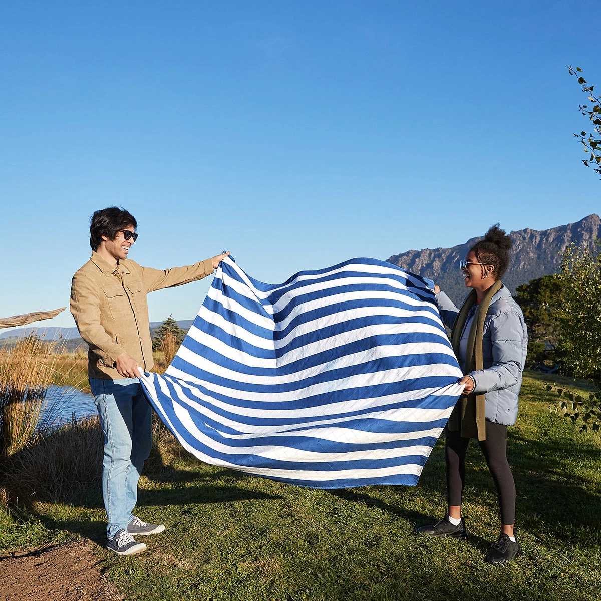 Dock & Bay Dock & Bay Picnic Blanket - Whitsunday Blue 4 Dock & Bay Dock & Bay Picnic Blanket - Whitsunday Blue - Image 2