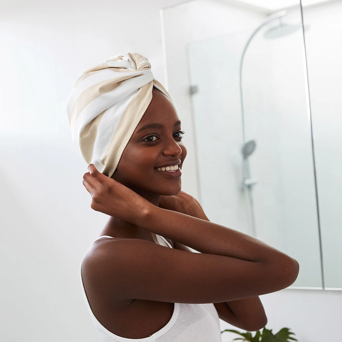 Dock & Bay Dock & Bay Hair Wrap - Quick Dry Hair Towel - Bora Bora Beige - Outlet 5 Dock & Bay Dock & Bay Hair Wrap - Quick Dry Hair Towel - Bora Bora Beige - Outlet - Image 3