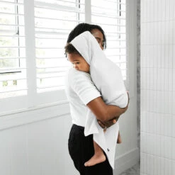 Dock & Bay Outlet Dock & Bay Baby Hooded Towels - Wishful White - Outlet -Dock & Bay Shop 03 BABYMERAKI21 HOODT CLA SM WHITE 042 SQ X3