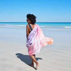 Dock & Bay Dock & Bay Quick Dry Towels - Ember Afterglow -Dock & Bay Shop 03 BROOME22 TOWLB TYD PINK 024 SQ X3