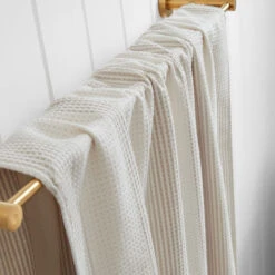 Dock & Bay Dock & Bay Bath Towels - Coconut Cream -Dock & Bay Shop 03 HOME23 INSITU TOWLH CBH CREAM 003 SQ X3