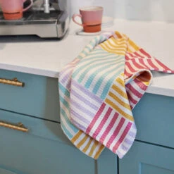 Dock & Bay Dock & Bay Tea Towels - Fruit Salad 17 Dock & Bay Dock & Bay Tea Towels - Fruit Salad -Dock & Bay Shop 03 HOMEUK23 TEATWL FRTSLD 017 SQ X3