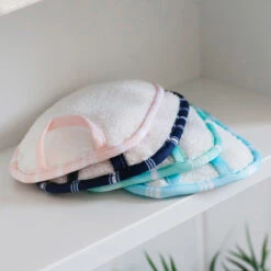 Dock & Bay Outlet Reusable Makeup Removers - Chamomile Blue - Outlet -Dock & Bay Shop 03a BATHROOM20 MAKUP HOM 097 SQ VIDEO X3 a630a34a 3e87 4007 8559 c7f1c96981ac