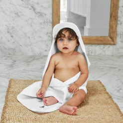 Dock & Bay Outlet Dock & Bay Baby Hooded Towels - Wishful White - Outlet -Dock & Bay Shop 04 BABYMERAKI21 HOODT CLA SM WHITE 024 SQ X3