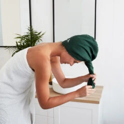 Dock & Bay Outlet Dock & Bay Hair Wrap - Quick Dry Hair Towel - Atacama Khaki - Outlet 22 Dock & Bay Outlet Dock & Bay Hair Wrap - Quick Dry Hair Towel - Atacama Khaki - Outlet -Dock & Bay Shop 04 HOME20 HAIRW CLA DKGRN D2M11 080 SQ X3