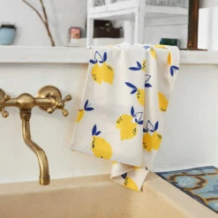 Dock & Bay Dock & Bay Tea Towels - Zest Is Best (3) 16 Dock & Bay Dock & Bay Tea Towels - Zest Is Best (3) -Dock & Bay Shop 04 HOMEITALY23 TEATWL ZEST 057 SQ X3 90c3fb9e 3921 48be beb8 7e30ff100c7e