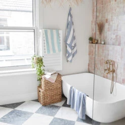 Dock & Bay Dock & Bay Bath Towels - Serene Seafoam -Dock & Bay Shop 04 HOMEUK23 TOWLH MIXED2 017 SQ VIDEO X3 0b14af6d 607b 4f3f 9212 90d8703a9451