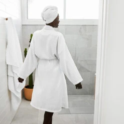 Dock & Bay Dock & Bay Hair Wrap - Quick Dry Hair Towel - Keep It Classic (4) -Dock & Bay Shop 04 MUSEHOME22 ROBE CLA WHITE 42 SQ VIDEO X3 0c0575c6 c6cb 4b67 a064 f906b93fb14e