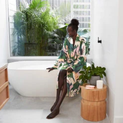 Dock & Bay Dock & Bay Bath Robe - Nautical Navy 21 Dock & Bay Dock & Bay Bath Robe - Nautical Navy -Dock & Bay Shop 04 MUSEHOME22 ROBE RET MONT 22 SQ VIDEO X3