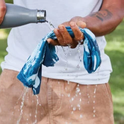 Dock & Bay Dock & Bay Cooling Gym Towel - Space Odyssey -Dock & Bay Shop 04 PARKFITNESS22 COOL MAR NAVY 004 SQ2 VIDEO X3 b4493500 d9c4 42c9 ab29 418ea94c0c03