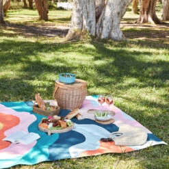 Dock & Bay Dock & Bay Picnic Blanket - Get Wavy -Dock & Bay Shop 05 PICNICPARK22 PICNIC SGW GETWAV INSITU 040 SQ X3