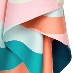 Dock & Bay Dock & Bay Quick Dry Towels - Get Wavy -Dock & Bay Shop 05 TOWLB SGW GETWAV detail X3