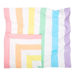 Dock & Bay Dock & Bay Quick Dry Towels - Unicorn Waves 26 Dock & Bay Dock & Bay Quick Dry Towels - Unicorn Waves -Dock & Bay Shop 05 TOWLB SUM UNICN flatfold X3