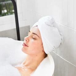 Dock & Bay Dock & Bay Hair Wrap - Quick Dry Hair Towel - Keep It Classic (4) -Dock & Bay Shop 06 MUSEHOME22 HAIRW CLA WHITE 012 SQ X3