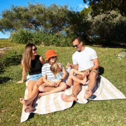 Dock & Bay Dock & Bay Picnic Blanket - Bora Bora Beige 26 Dock & Bay Dock & Bay Picnic Blanket - Bora Bora Beige -Dock & Bay Shop 07 FAMILYBALMORAL22 PICNIC CAB LTBGE 014 SQ X3