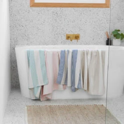 Dock & Bay Dock & Bay Bath Towels - Coconut Cream -Dock & Bay Shop 07 HOME23 INSITU TOWLH CBH SET2 007 SQ X3