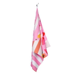 Dock & Bay Dock & Bay Kids Beach Towels - Flamboyant Flamingos -Dock & Bay Shop 07 TOWLB KID FLAM hang X3