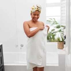 Dock & Bay Dock & Bay Hair Wraps - Sunflower Solstice 23 Dock & Bay Dock & Bay Hair Wraps - Sunflower Solstice -Dock & Bay Shop 08 HOME23 HAIRW FLO SUNFL 015 SQ X3