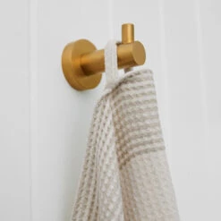 Dock & Bay Dock & Bay Bath Towels - Coconut Cream -Dock & Bay Shop 08 HOME23 INSITU TOWLH CBH CREAM 012 SQ X3