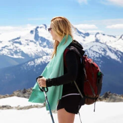 Dock & Bay Dock & Bay Quick Dry Towels - Rainforest Green 26 Dock & Bay Dock & Bay Quick Dry Towels - Rainforest Green -Dock & Bay Shop 08 WHISTLER17 TOWLF ESS GREEN S17 005 SQ X3