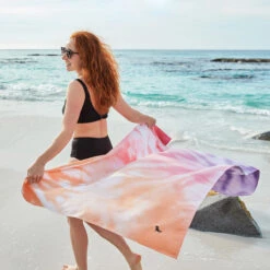 Dock & Bay Dock & Bay Quick Dry Towels - Ember Afterglow -Dock & Bay Shop 09 BAYOFFIRES22 TOWLB TYD PINK 017 SQ X3