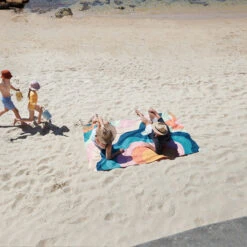 Dock & Bay Dock & Bay Picnic Blanket - Get Wavy -Dock & Bay Shop 09 FAMILYBALMORAL23 PICNIC SGW GETWAV 002 SQ X3