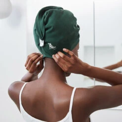 Dock & Bay Outlet Dock & Bay Hair Wrap - Quick Dry Hair Towel - Atacama Khaki - Outlet 26 Dock & Bay Outlet Dock & Bay Hair Wrap - Quick Dry Hair Towel - Atacama Khaki - Outlet -Dock & Bay Shop 09 HOME20 HAIRW CLA DKGRN D1M6 010 SQ X3