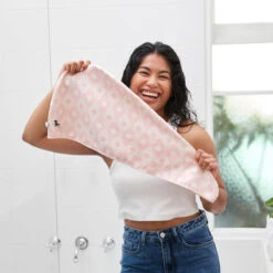 Dock & Bay Dock & Bay Hair Wrap - Quick Dry Hair Towel - Geometric Gems (4) 25 Dock & Bay Dock & Bay Hair Wrap - Quick Dry Hair Towel - Geometric Gems (4) -Dock & Bay Shop 09 HOMEAUS23 HAIRW GEO PINK J 012 SQ X3