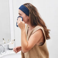 Dock & Bay Reusable Makeup Removers - Whitsunday Blue -Dock & Bay Shop 09 HOMEAUS23 HEADW MAKUP CLA NAVY MADDIE 022 SQ X3