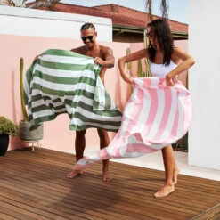 Dock & Bay Dock & Bay Quick Dry Towels - Cayman Olive 28 Dock & Bay Dock & Bay Quick Dry Towels - Cayman Olive -Dock & Bay Shop 09 WINDANG20 TOWLB CAB SET S12 062 SQ X3