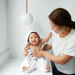 Dock & Bay Outlet Dock & Bay Baby Hooded Towels - Wishful White - Outlet -Dock & Bay Shop 10 BABYMERAKI21 HOODT CLA SM WHITE 015 SQ X3