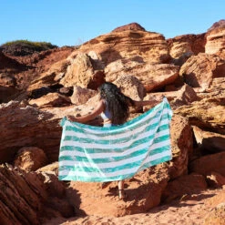 Dock & Bay Outlet Dock & Bay Quick Dry Towels - Palm Paradise - Outlet -Dock & Bay Shop 10 BROOME22 TOWLB FLO PALM 043 SQ X3