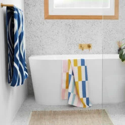 Dock & Bay Dock & Bay Bath Towels - Boardwalk Parade -Dock & Bay Shop 10 HOME23 INSITU TOWLH GEO PARAD 011 SQ X3