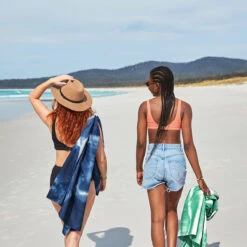 Dock & Bay Dock & Bay Quick Dry Towels - Mellow Meadow -Dock & Bay Shop 11 BAYOFFIRES22 TOWLB TYD 034 SQ X3