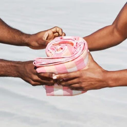 Dock & Bay Dock & Bay Picnic Bundle - Pink Gingham Blanket + 4 Cabana Towels - Set A -Dock & Bay Shop 11 BROOME22 PICNIC GIN PINK 013 SQ X3 8b4baa99 2c91 4ac6 a53b 0c555a06aea5