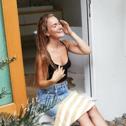 Dock & Bay Dock & Bay Hair Wrap - Quick Dry Hair Towel - Bora Bora Beige - Outlet 32 Dock & Bay Dock & Bay Hair Wrap - Quick Dry Hair Towel - Bora Bora Beige - Outlet -Dock & Bay Shop 11 CAIRNS18 HAIRWRAP LIGHT BEIGE D2S5 049 SQ X3