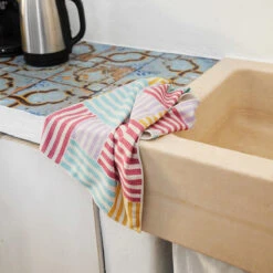 Dock & Bay Dock & Bay Tea Towels - Fruit Salad 25 Dock & Bay Dock & Bay Tea Towels - Fruit Salad -Dock & Bay Shop 11 HOMEITALY23 TEATWL FRTSLD 045 SQ X3