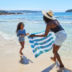 Dock & Bay Dock & Bay Kids Beach Towels - Beneath The Reef 30 Dock & Bay Dock & Bay Kids Beach Towels - Beneath The Reef -Dock & Bay Shop 11 KIDSBEACH22 TOWLB KID REEF 015 SQ X3