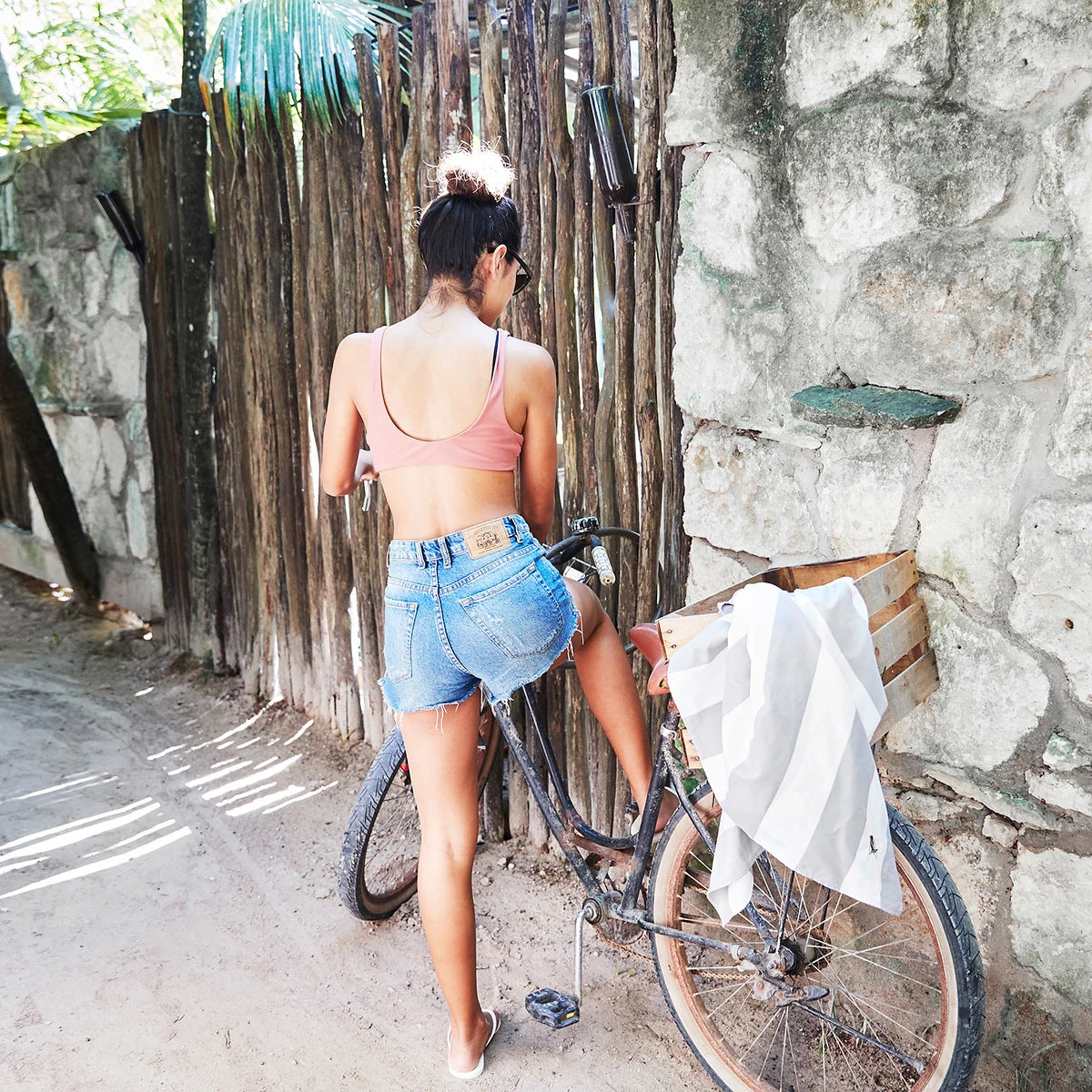 Dock & Bay Dock & Bay Quick Dry Towels - Goa Grey 13 Dock & Bay Dock & Bay Quick Dry Towels - Goa Grey - Image 11