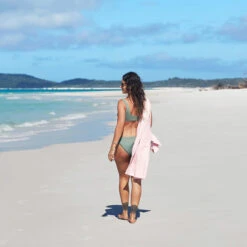 Dock & Bay Dock & Bay Quick Dry Towels - Island Pink 30 Dock & Bay Dock & Bay Quick Dry Towels - Island Pink -Dock & Bay Shop 11 WHITSUNDAYS19 ACTIVE PINK D2 526 SQ X3