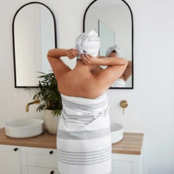 Dock & Bay Outlet Dock & Bay Quick Dry Hair Wrap - Home - Jasmine White - Outlet 29 Dock & Bay Outlet Dock & Bay Quick Dry Hair Wrap - Home - Jasmine White - Outlet -Dock & Bay Shop 12 HOME20 HAIRW HOM WGREY D2M14 046 SQ X3