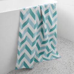 Dock & Bay Dock & Bay Bath Towels - Forest Sage -Dock & Bay Shop 12 HOME23 INSITU TOWLH GEO SAGE 008 SQ X3