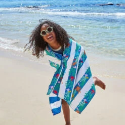 Dock & Bay Dock & Bay Kids Beach Towels - Beneath The Reef 31 Dock & Bay Dock & Bay Kids Beach Towels - Beneath The Reef -Dock & Bay Shop 12 KIDSBEACH22 TOWLB KID REEF 039 SQ X3