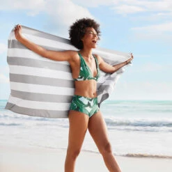 Dock & Bay Dock & Bay Quick Dry Towels - Goa Grey 30 Dock & Bay Dock & Bay Quick Dry Towels - Goa Grey -Dock & Bay Shop 12 TULUM17 CABANA LIGHT GREY S1 019 SQ X3