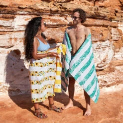 Dock & Bay Outlet Dock & Bay Quick Dry Towels - Palm Paradise - Outlet -Dock & Bay Shop 13 BROOME22 TOWLB FLO 045 SQ X3