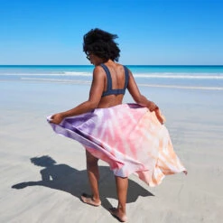 Dock & Bay Dock & Bay Quick Dry Towels - Ember Afterglow -Dock & Bay Shop 13 BROOME22 TOWLB TYD PINK 001 SQ X3