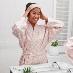 Dock & Bay Dock & Bay Makeup Headband - Diamond Pink -Dock & Bay Shop 13 HOMEAUS23 HEADW ROBE GEO PINK 005 SQ X3