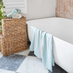 Dock & Bay Dock & Bay Bath Towels - Serene Seafoam -Dock & Bay Shop 13 HOMEUK23 TOWLH MIXED2 011 SQ X3