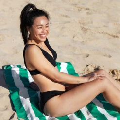 Dock & Bay Dock & Bay Quick Dry Towels - Cancun Green -Dock & Bay Shop 13 SANDDUNES20 CAB GREEN S10 017 SQ X3