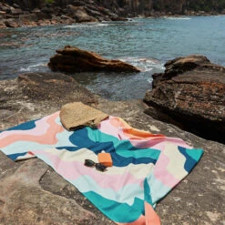 Dock & Bay Dock & Bay Quick Dry Towels - Get Wavy -Dock & Bay Shop 14 INSITU22 TOWLB SGW GETWAV 025 SQ X3